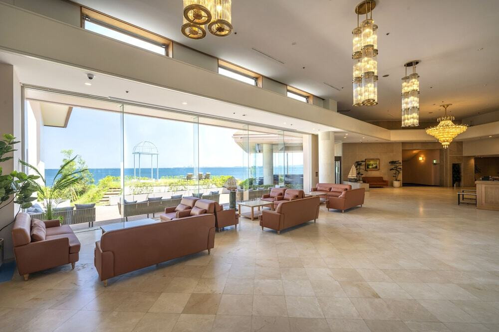 ホテル棟ロビー