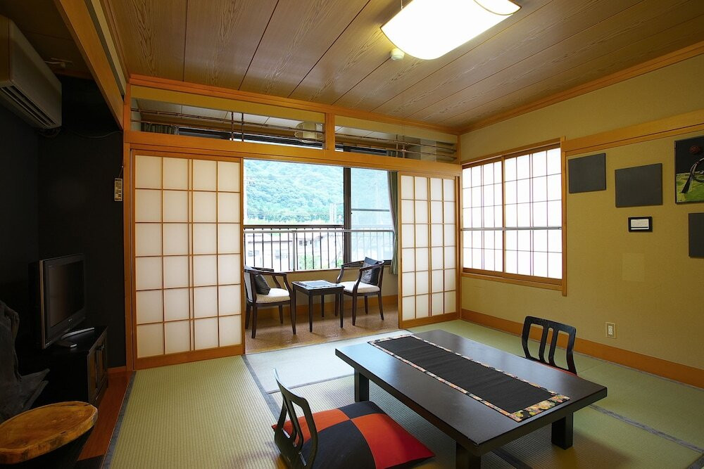 5大栄養素を網羅するヘルシーな和朝食を♪炭の魅力を体感できる老舗宿3421559