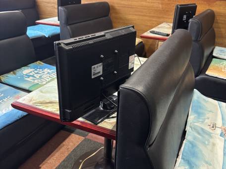 カプセルホテル ブロックルーム / 3