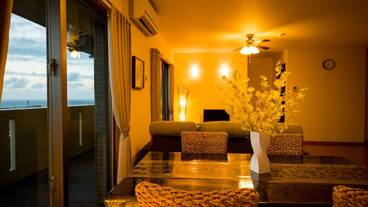 客室内のダイニングエリア / 13