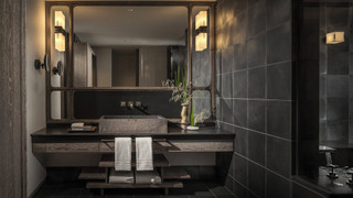 プレミア スイート キングベッド 1 台 コーナー (Tatami)