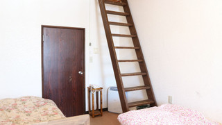 ファミリー ルーム 6 ベッドルーム 共用バスルーム