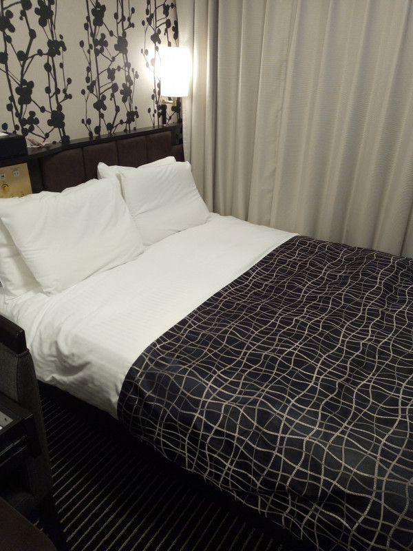 セミダブルのベッド