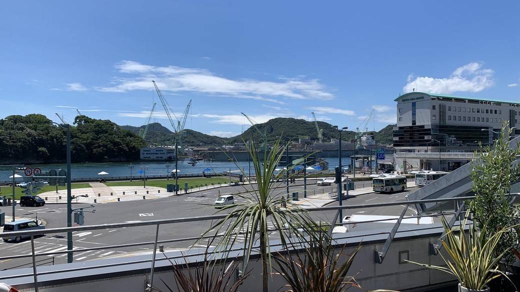 ホテルのテラス / 2