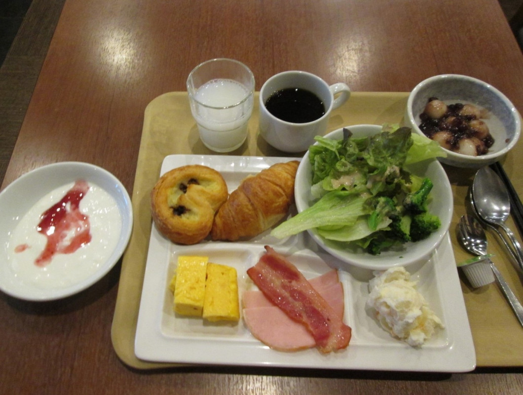 朝食
