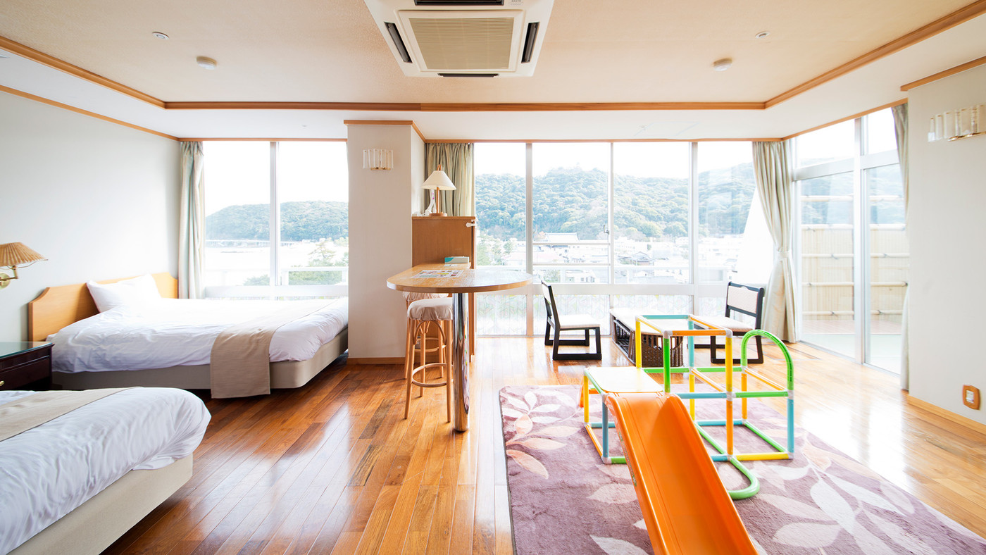 館内施設が充実！夏季限定プールにテンションUP4375672