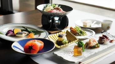 食事・飲み物 / 3