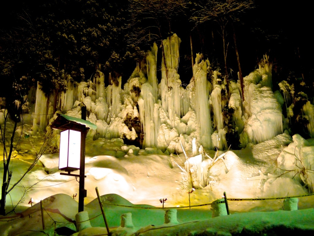 自然が創りだす芸術「福地温泉 青だる」3718413