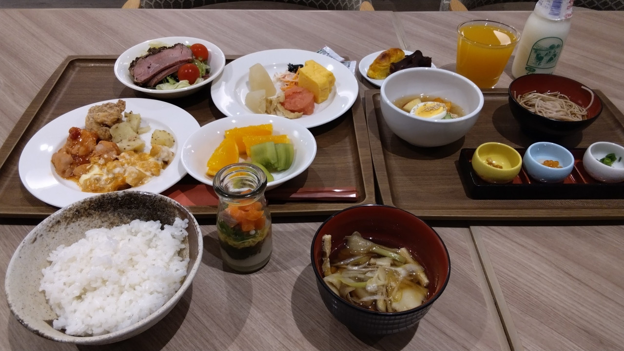 朝食