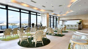 ロビーラウンジ / 9