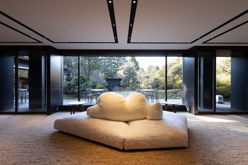 シロクマの形をしたソファ