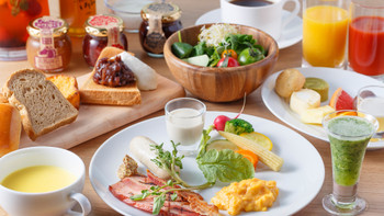 Stay at a hotel or ryokan with a delicious breakfast3942087