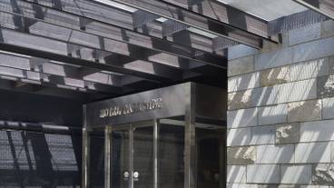 施設の入り口 / 4