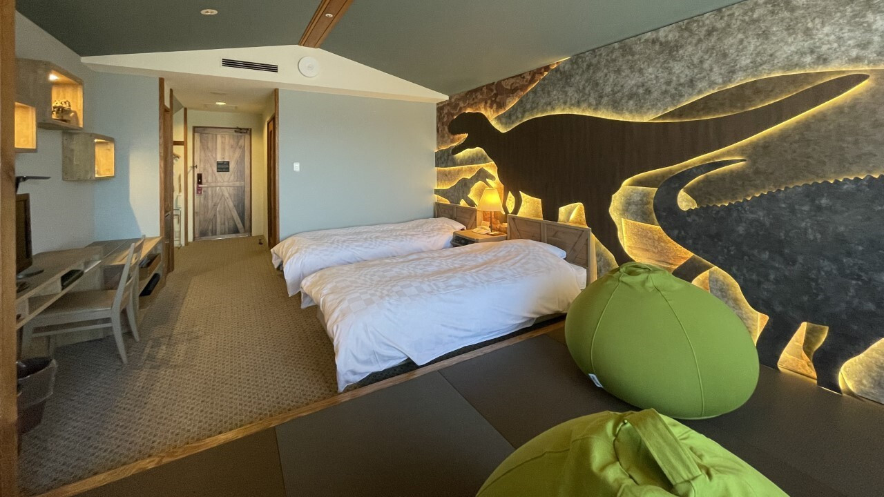 恐竜ルームに恐竜ディナー♪恐竜好きにおすすめのファミリーホテル4068429