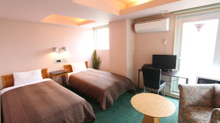 ツインルームシングルサイズベッド 2 台