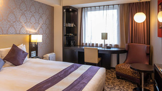 スタンダード ルーム クイーンベッド 1 台 禁煙