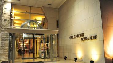 施設の入り口 / 8