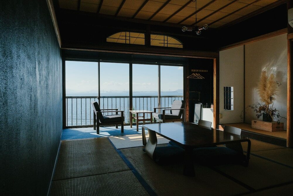 オーシャンビューとデニム。一風変わった和室で非日常体験を4262842