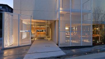 施設の入り口 / 25