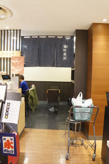 「甘味菓房　丸屋茶寮」外観 1114263 お店は新潟伊勢丹の地下。