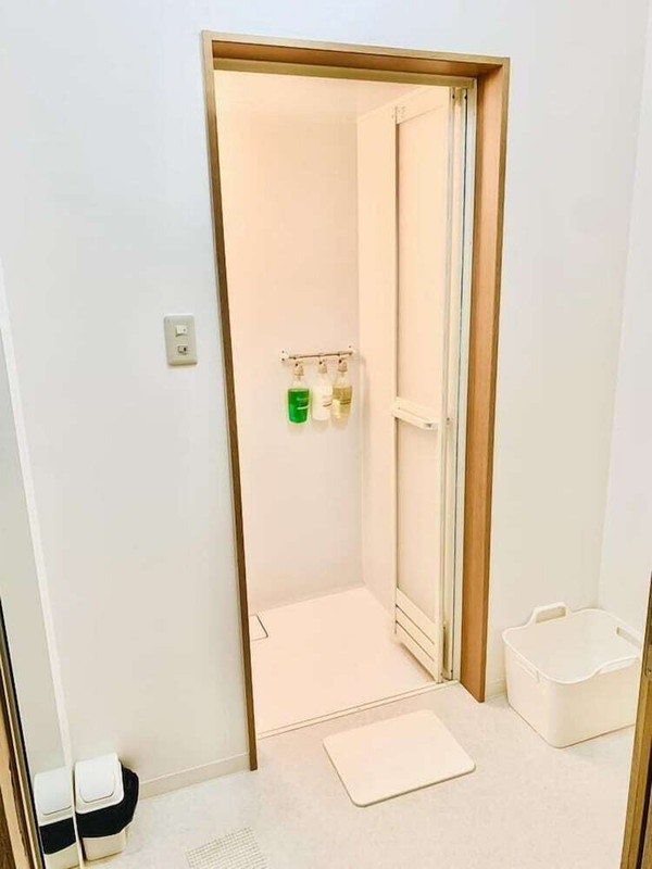 バスルームのシャワー