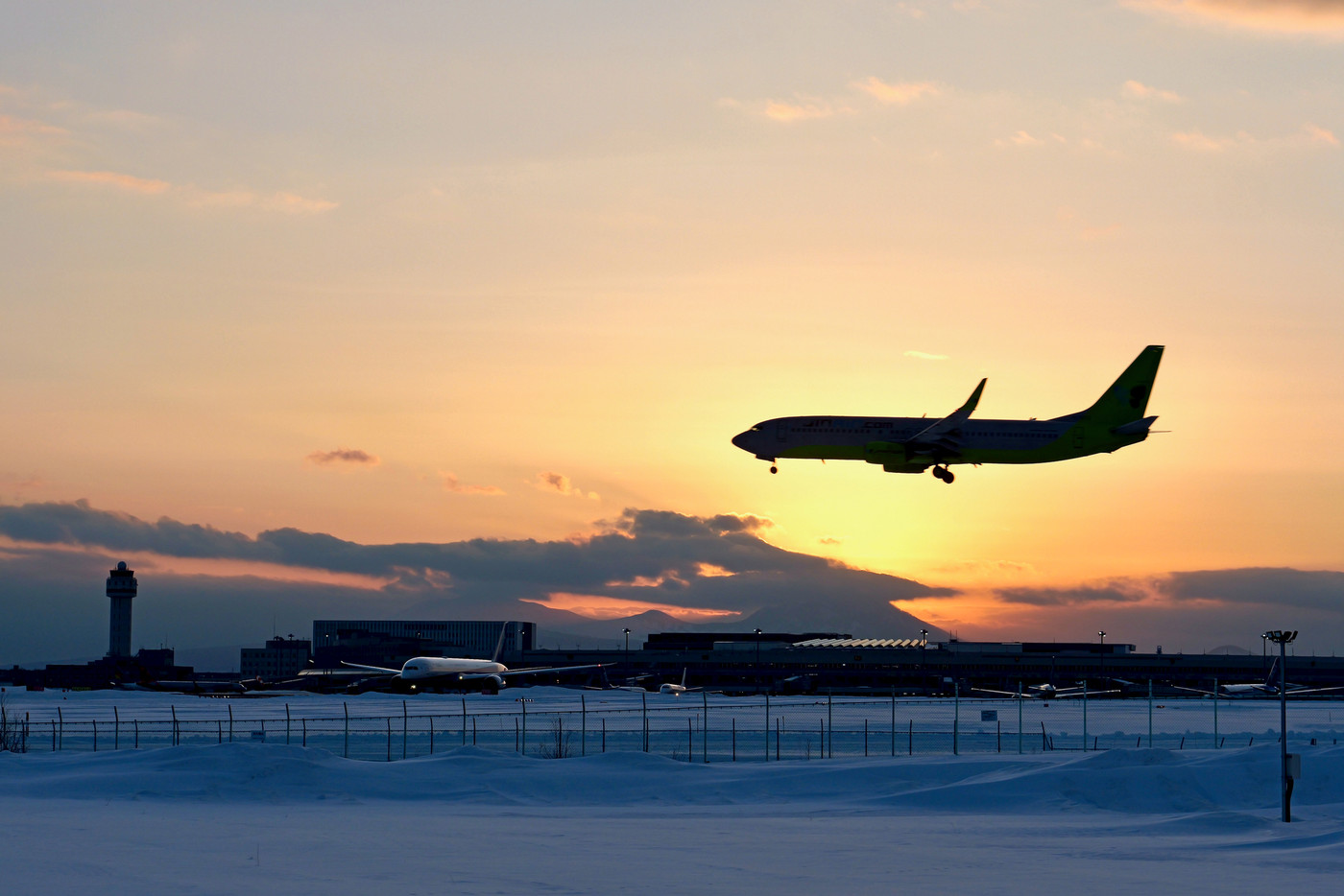 飛行機でひとっ飛び！3942351