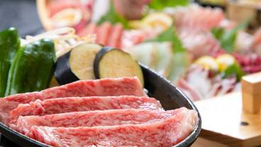 旅館のお食事処 / 25