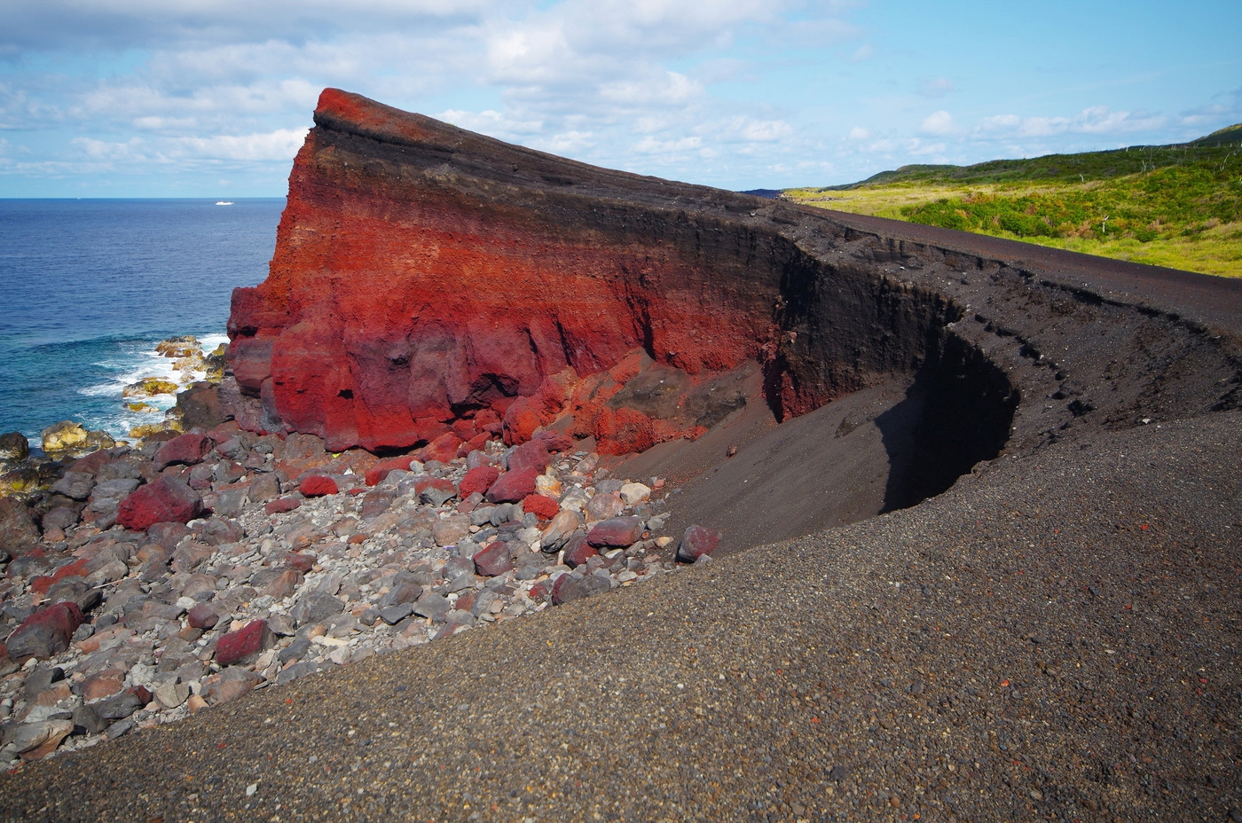 三宅島の新鼻新山