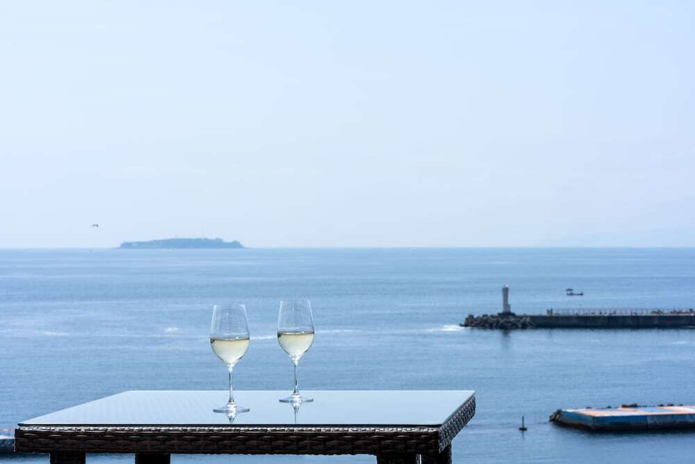 熱海の高級宿で贅沢な特別旅をしよう4236636