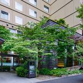 庭のホテル 東京（東京都 シティホテル）：エントランス周辺も緑がたっぷり。 / 5