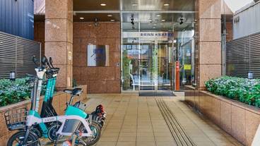 施設の入り口 / 4