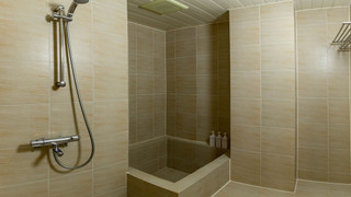 アパートメント 1 ベッドルーム (Downstairs)