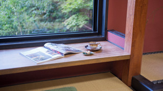 温泉掛流し露天風呂 囲まれた緑と夜空を望む 68平米 (月朧) 禁煙