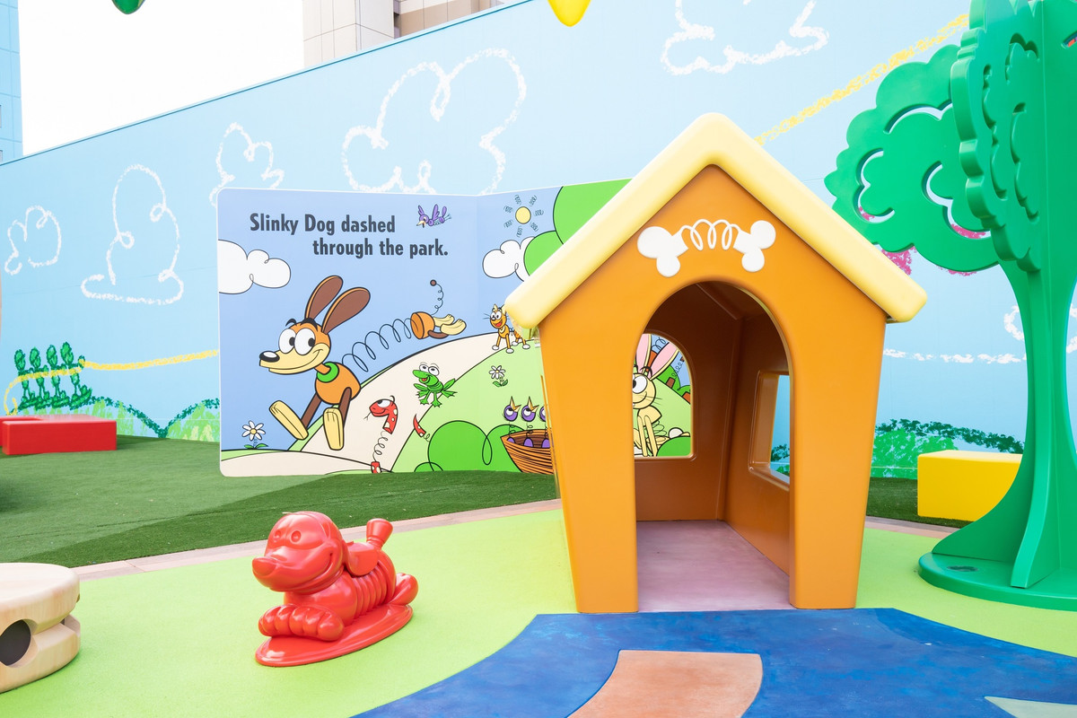 ©Disney/Pixar
Slinky ® Dog © Just Play LLC / 4