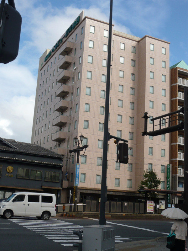 外観　左隣は文明堂本店