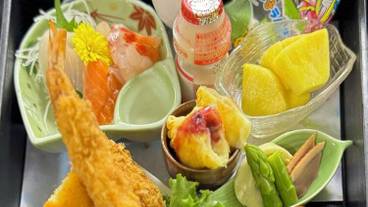 食事・飲み物 / 9