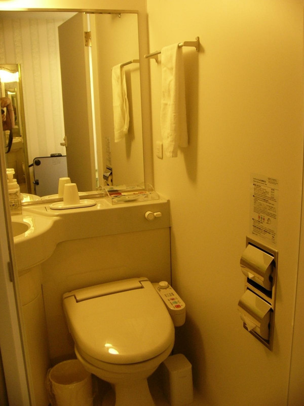 トイレはシャワーなので安心です！