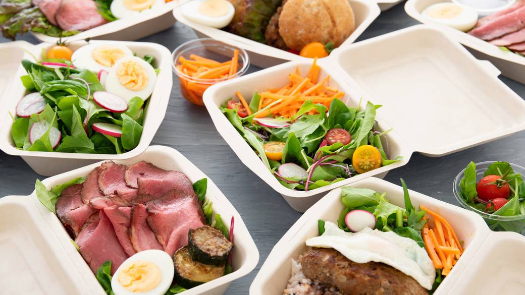 夕食はお部屋で
テイクアウトグルメを / 2