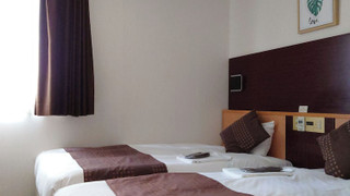 ベーシック ツインルーム シングルベッド 2 台 禁煙 冷蔵庫