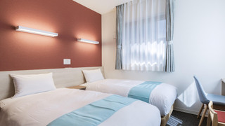 ツインルーム 禁煙 無料軽朝食つき