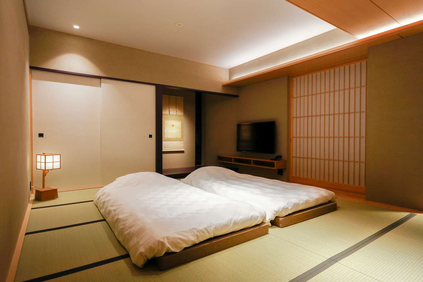 浅草・雷門がみえる。ヒノキ風呂でリラックス3532696