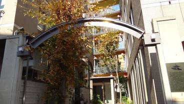 施設の入り口 / 15