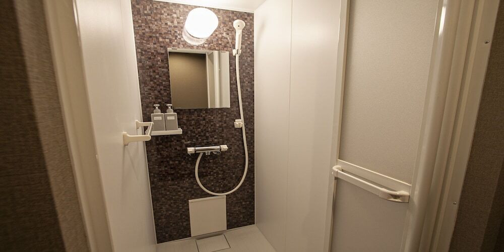 バスルームのシャワー