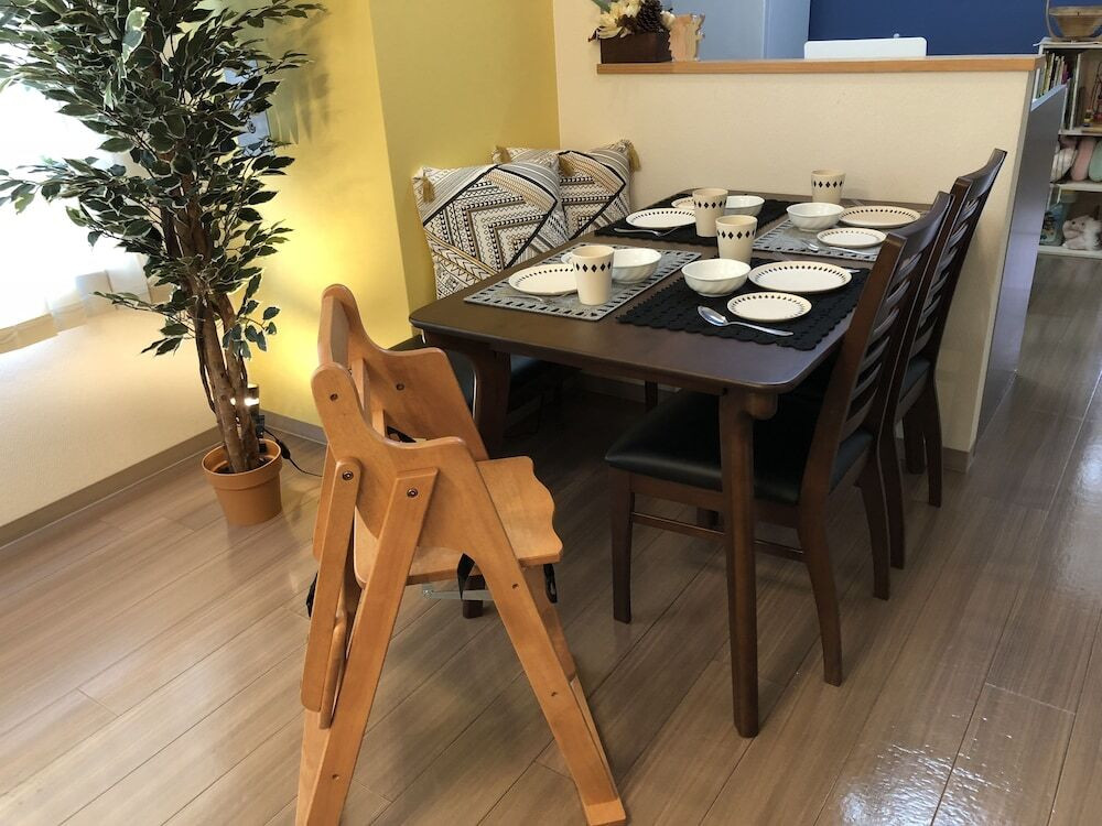 客室内のダイニングエリア