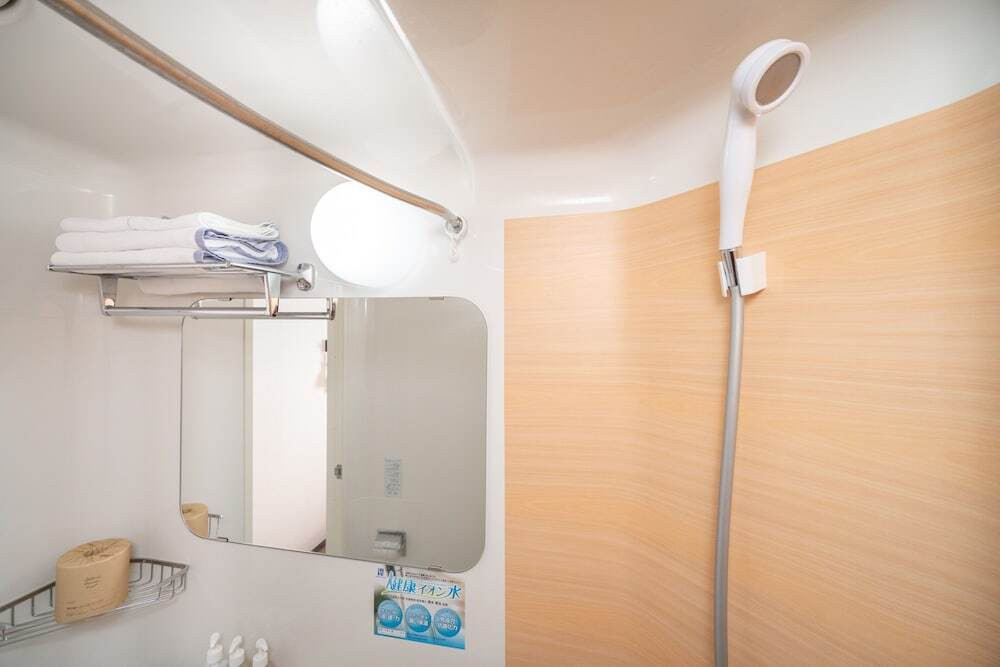 バスルームのシャワー