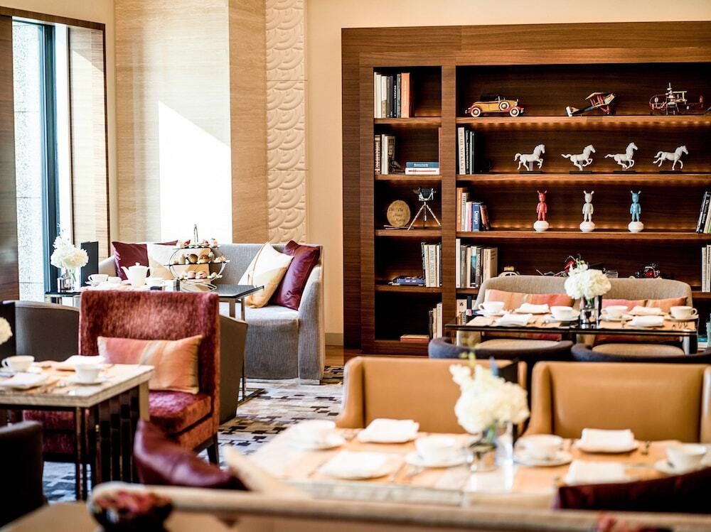 洗練されたデザインとクラブフロアのおもてなしが記念日にぴったり4241424