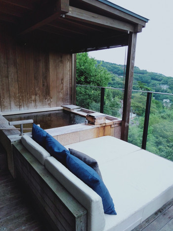 源泉かけ流し温泉でリフレッシュ！ホテル・旅館のようなサービスが受けられる一棟貸切3905507