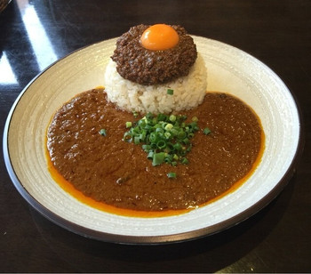 「吉田カレー 」料理 892870 辛口 小 キーマトッピング