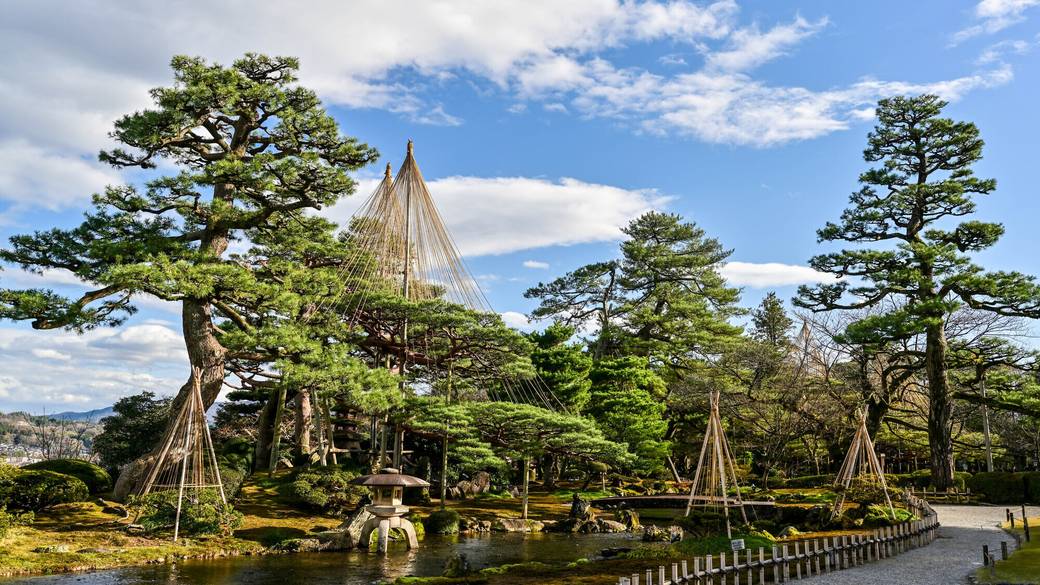 兼六園　冬季の雪吊り風景 / 2