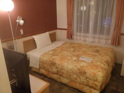 禁煙シングルルーム。安定のセミダブル